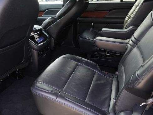 Used 2023 Lincoln Navigator Reserve AWD/4WD image 14