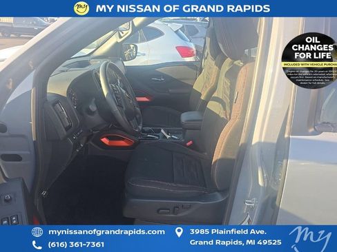 Used 2025 Nissan Frontier PRO-4X w/ Interior Protection Package AWD/4WD image 7