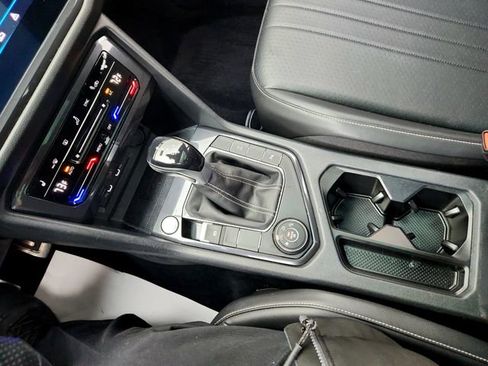 Used 2022 Volkswagen Tiguan SE R-Line image 22