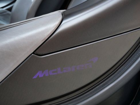 Used 2020 McLaren Speedtail image 17