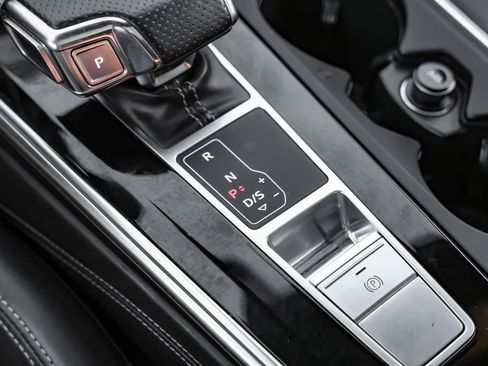 Used 2021 Audi S6 Premium Plus w/ S6 Executive Package AWD/4WD image 22