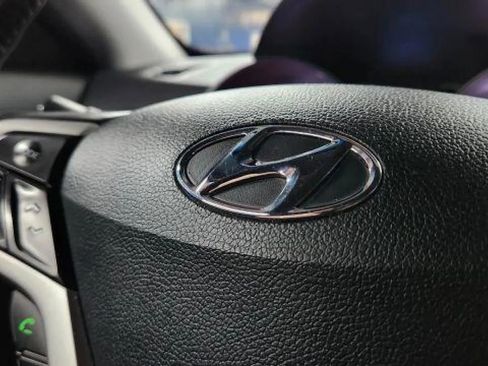 Used 2013 Hyundai Veloster RE:MIX Edition image 28