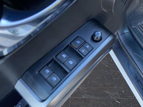 Used 2023 Toyota Tacoma TRD Off-Road image 38