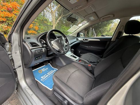Used 2013 Nissan Sentra SR w/ Driver Pkg FWD image 9