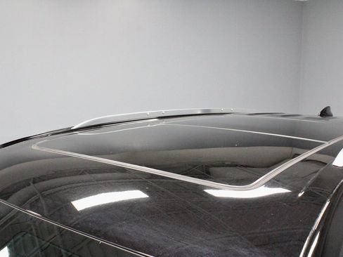 Used 2025 Cadillac XT6 Premium Luxury image 36