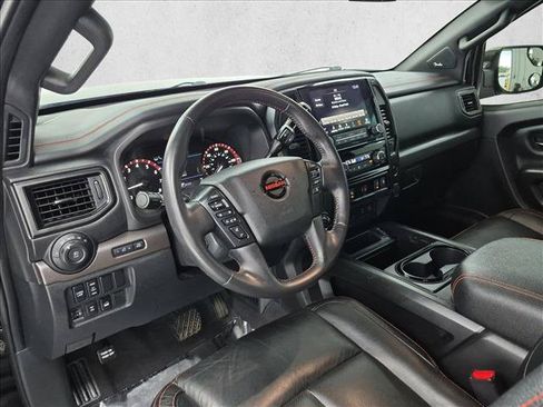 Used 2022 Nissan Titan PRO-4X w/ Pro-4x Convenience Package AWD/4WD image 10