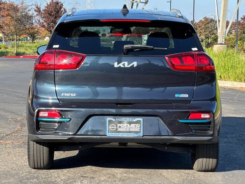 Used 2022 Kia Niro EX image 5