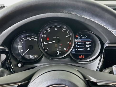 Certified 2024 Porsche Macan AWD/4WD image 7