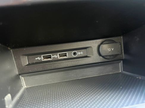 Used 2019 Volkswagen Tiguan SE FWD image 25