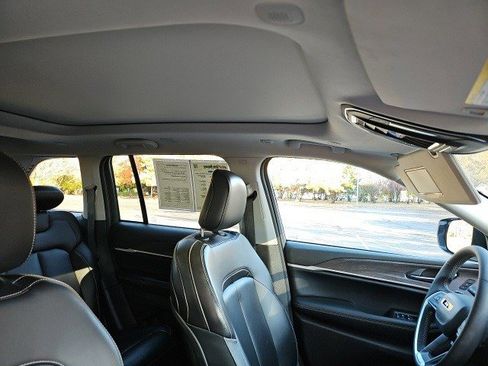 Used 2024 Jeep Grand Cherokee Limited image 13