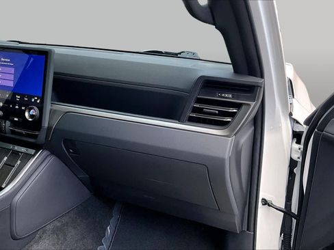 Used 2025 Lexus GX 550 w/ Cold Area Package AWD/4WD image 18