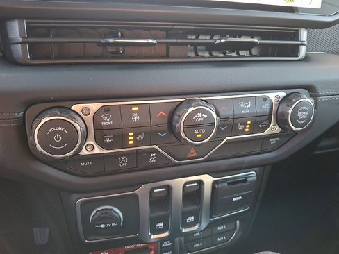 New 2026 Jeep Wrangler Rubicon AWD/4WD image 11
