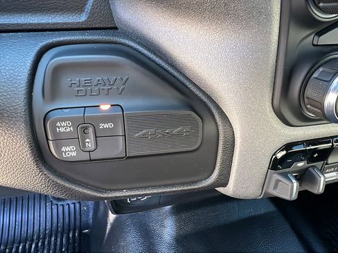 Used 2024 RAM 3500 Tradesman w/ Chrome Appearance Group image 32