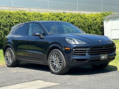 Certified 2023 Porsche Cayenne AWD/4WD image 10