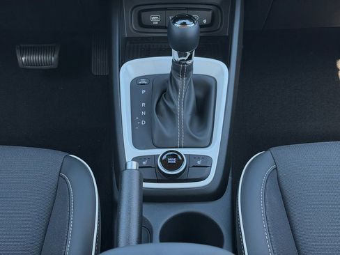 New 2026 Hyundai Venue SEL FWD image 16