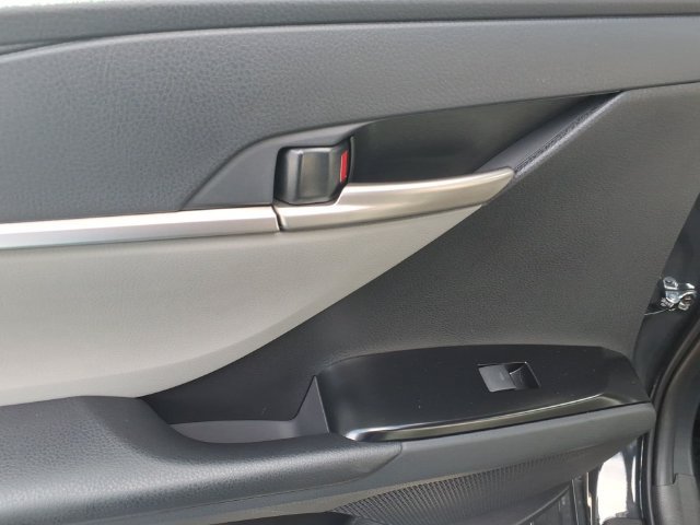 Used 2026 Toyota Camry SE w/ Convenience Package FWD image 11