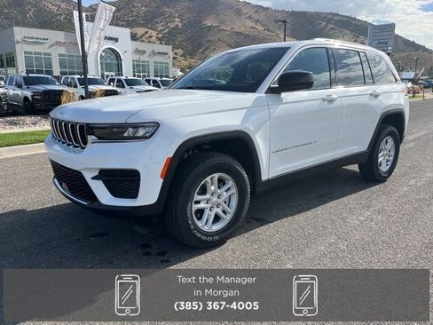 New 2025 Jeep Grand Cherokee Laredo w/ Luxury Tech Group I image 8