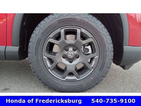 Used 2025 Honda Pilot TrailSport image 22