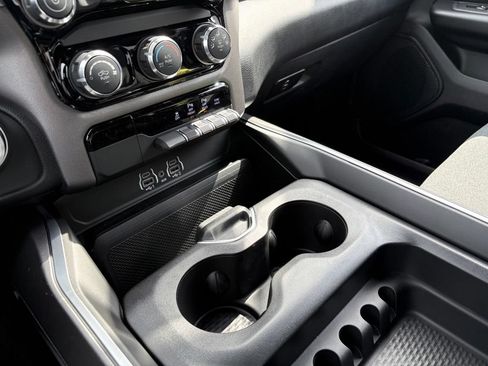 New 2026 RAM 1500 Express AWD/4WD image 18