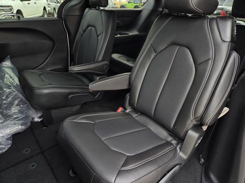 New 2026 Chrysler Voyager LX FWD image 11