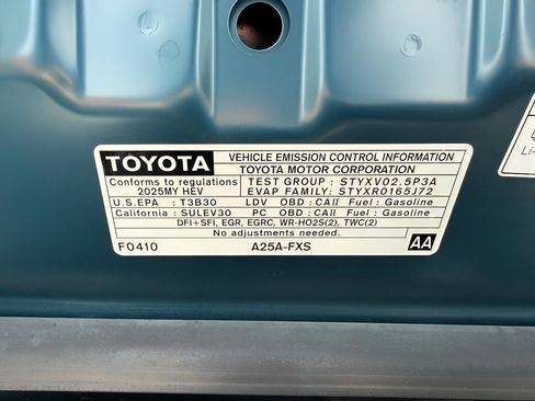 Used 2025 Toyota Camry SE w/ Convenience Package FWD image 36