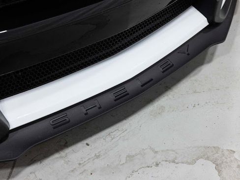 Used 2021 Ford Mustang Shelby GT500 w/ Carbon Fiber Track Pack image 22