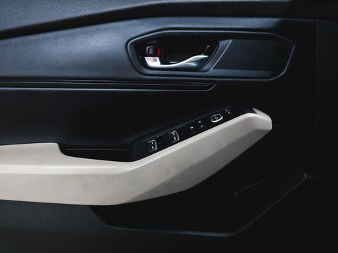 Used 2023 Honda Accord EX image 15