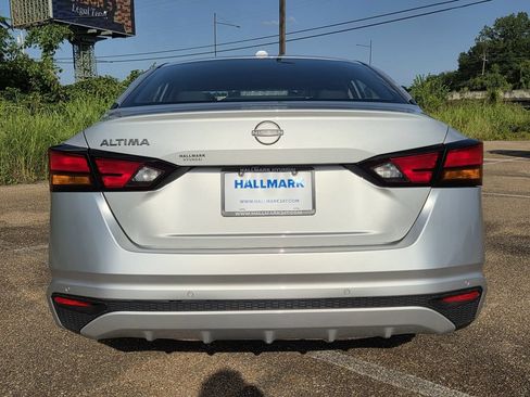 Used 2025 Nissan Altima 2.5 SV FWD image 5