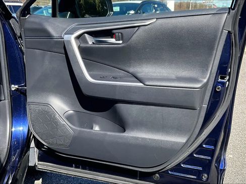 Used 2020 Toyota RAV4 XSE image 12