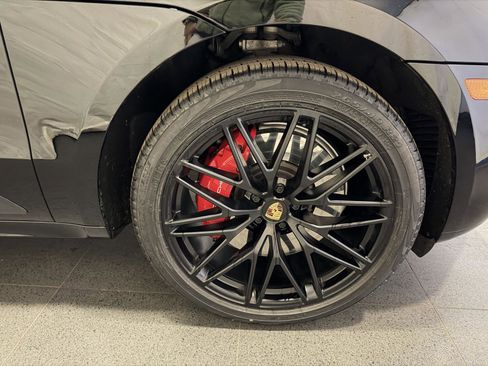 Certified 2023 Porsche Macan GTS image 13