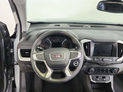 Used 2024 GMC Terrain SLE image 12