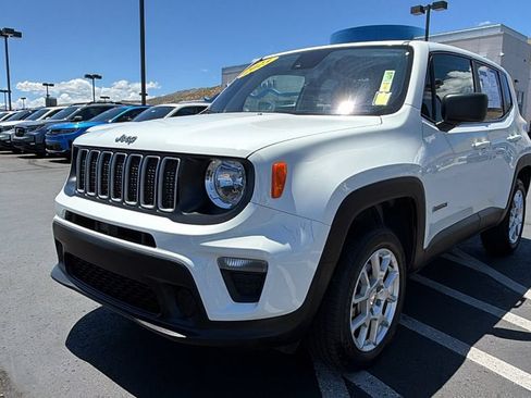 Used 2023 Jeep Renegade Latitude AWD/4WD image 7
