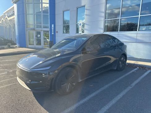 Used 2026 Tesla Model Y Long Range image 2