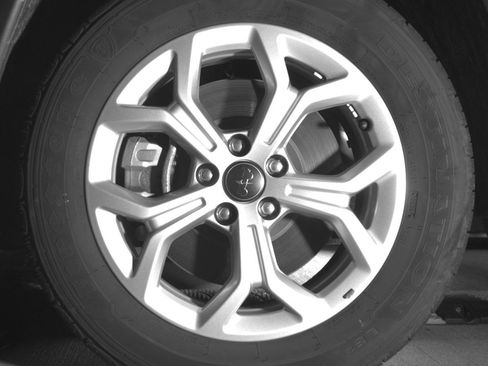 Used 2025 Jeep Compass Latitude image 12