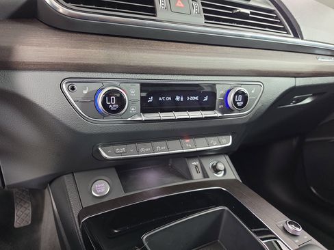 Certified 2023 Audi Q5 2.0T Premium w/ Convenience Package AWD/4WD image 29