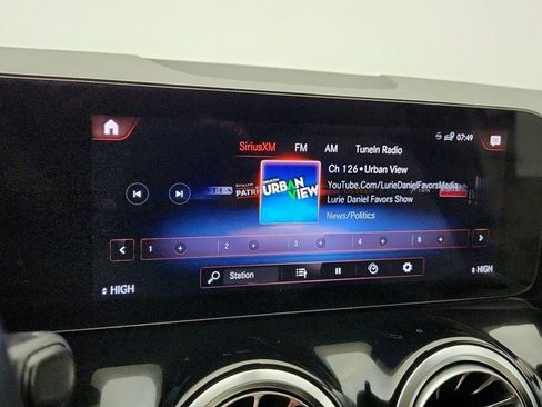 Used 2023 Mercedes-Benz GLA 250 w/ Premium Package image 17