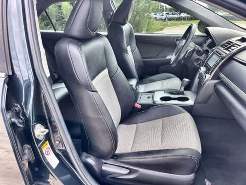 Used 2014 Toyota Camry SE FWD image 12