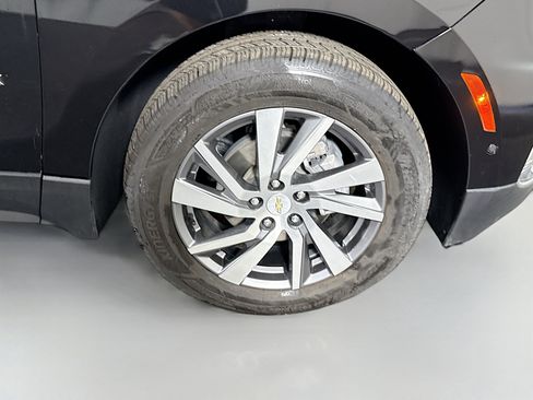Used 2023 Chevrolet Equinox Premier FWD image 32