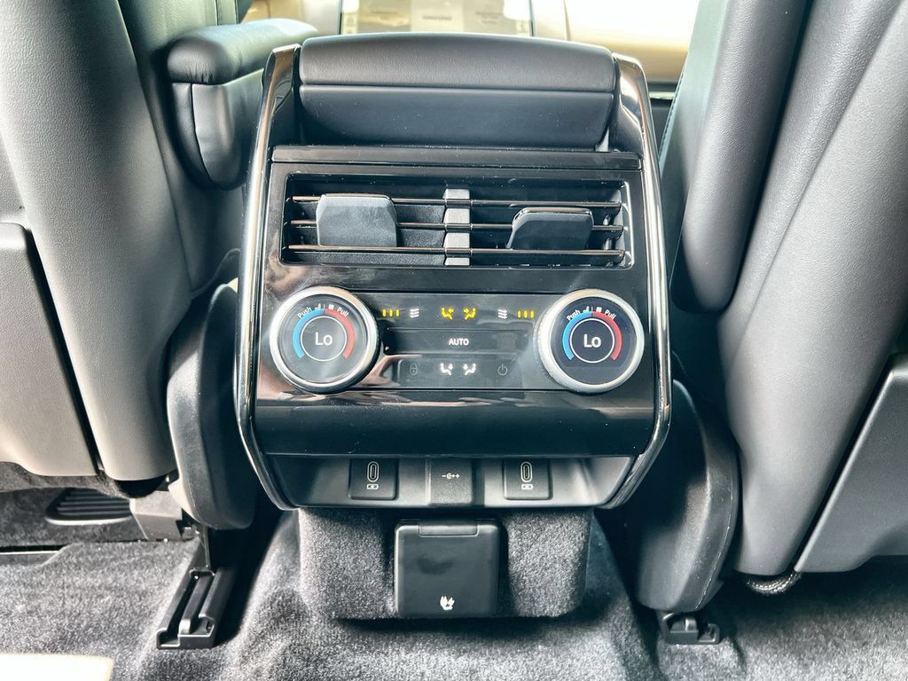 New 2026 Land Rover Range Rover Sport Dynamic SE AWD/4WD image 16