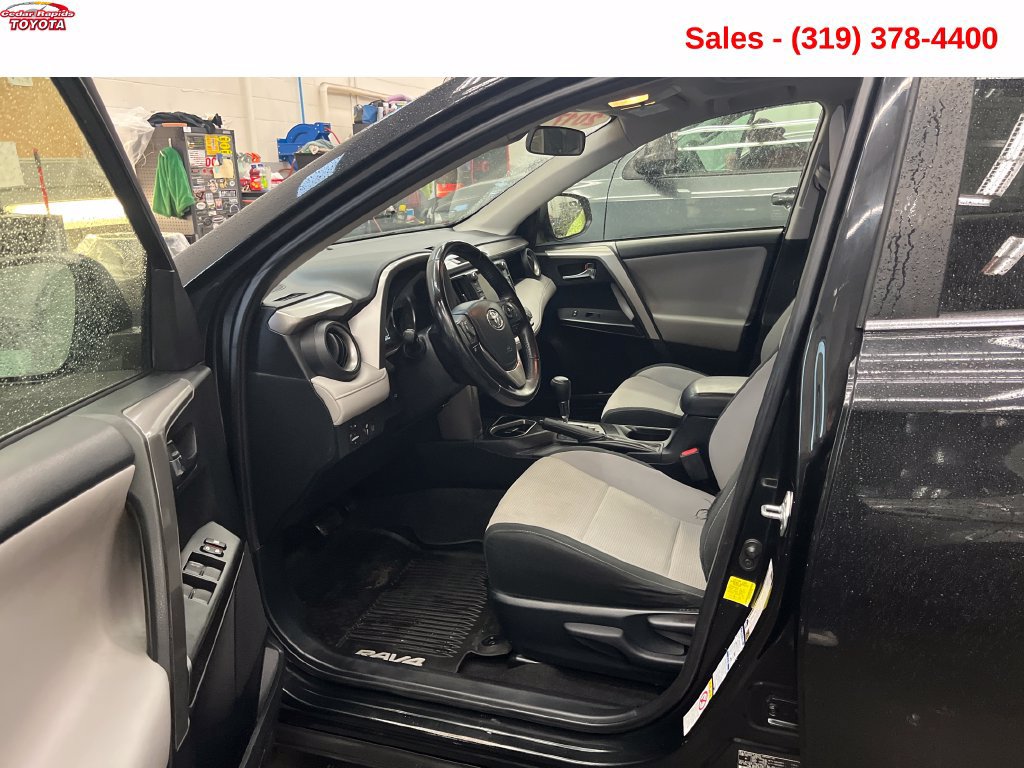 Used 2017 Toyota RAV4 XLE w/ Convenience Package AWD/4WD image 14