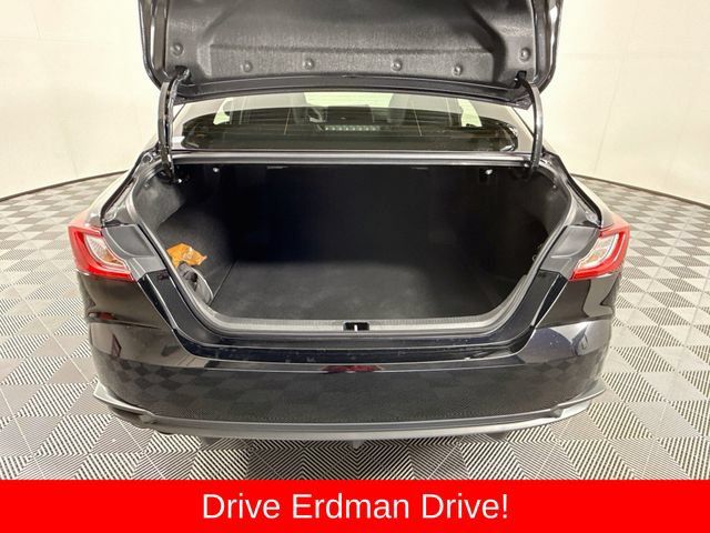 Used 2026 Toyota Camry SE FWD image 34
