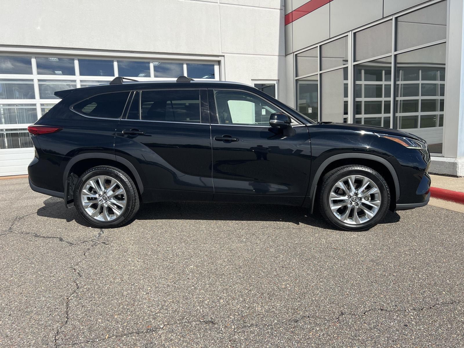 Used 2020 Toyota Highlander Limited AWD/4WD image 10