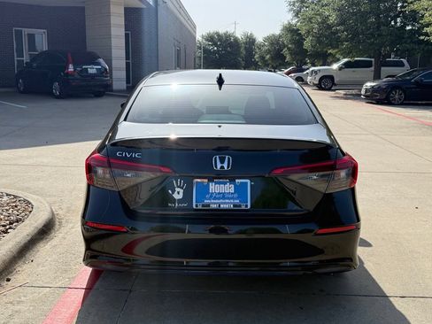 Used 2022 Honda Civic LX image 4