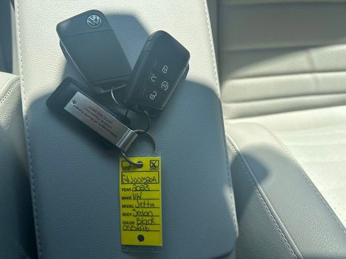 Used 2023 Volkswagen Jetta SE image 53
