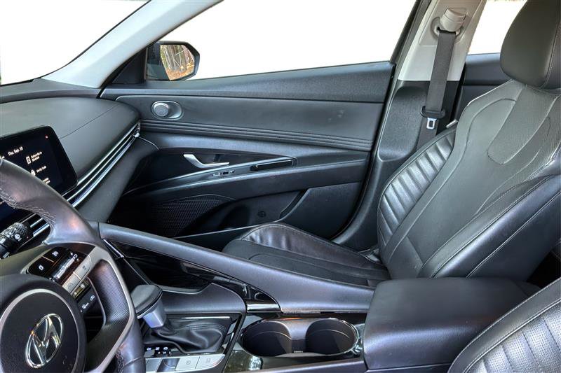 Used 2023 Hyundai Elantra Limited FWD image 22