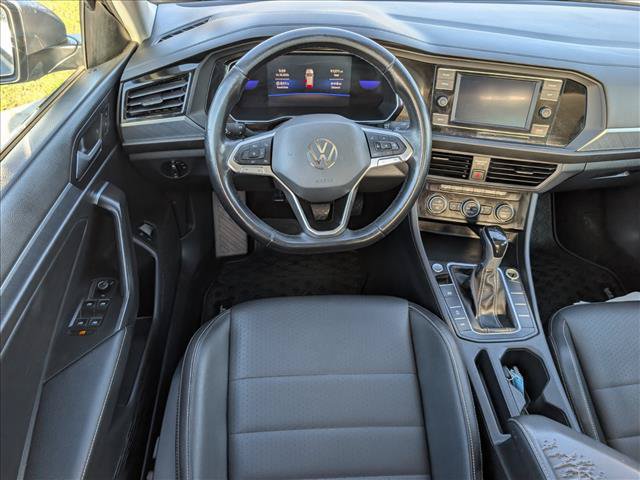 Used 2022 Volkswagen Jetta SE w/ Panoramic Sunroof Package FWD image 7