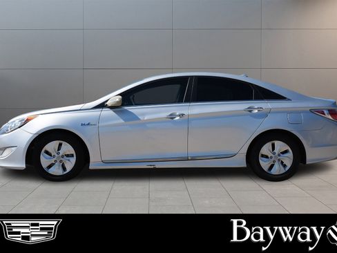 Used 2013 Hyundai Sonata Hybrid image 4