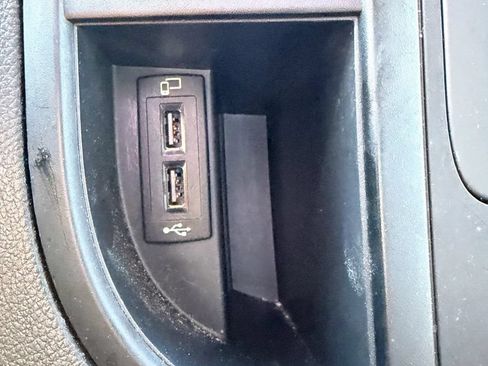 Used 2021 Mercedes-Benz Metris Passenger image 27