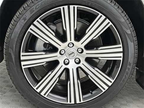 Certified 2024 Volvo XC90 T8 Ultimate w/ Protection Package Premier image 10