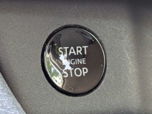 Used 2024 Nissan Rogue SV FWD image 26